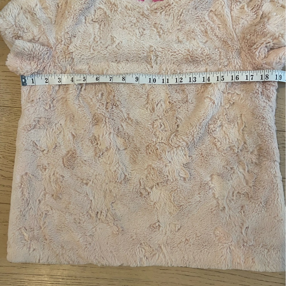 ANTHROPOLOGIE Faux Fur Textured Short Sleeve Top Medium Pale Pink Plush EUC - Picture 6 of 9